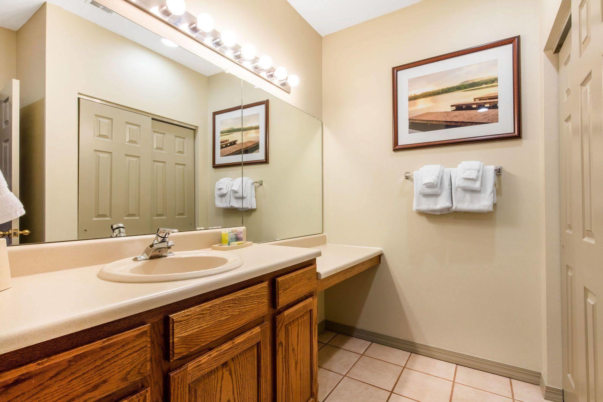 Bluegreen Vacations The Falls Village, An Ascend Resort Branson Bagian luar foto